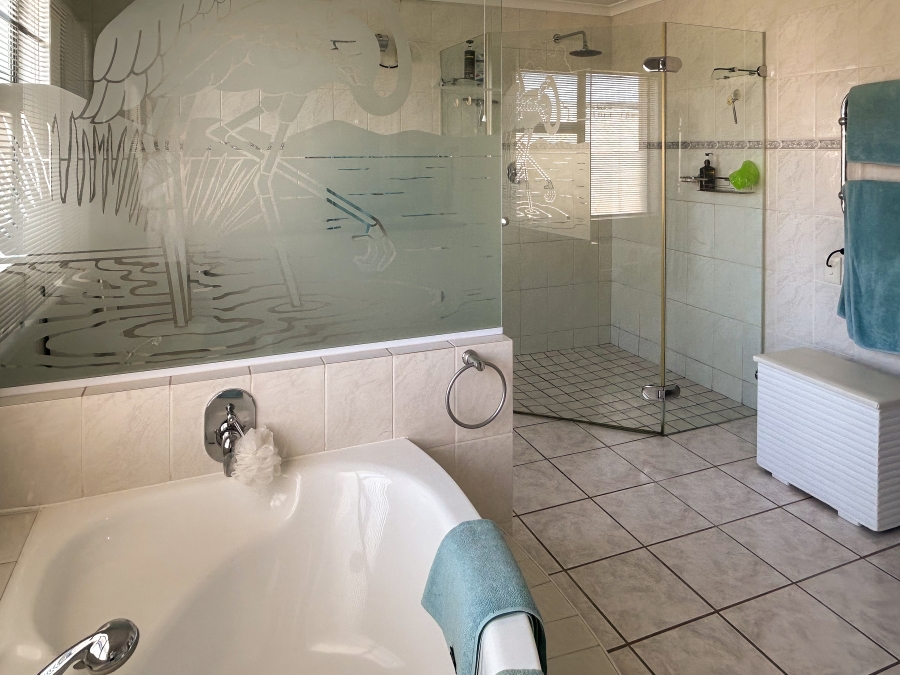 5 Bedroom Property for Sale in Heuwelkruin Western Cape